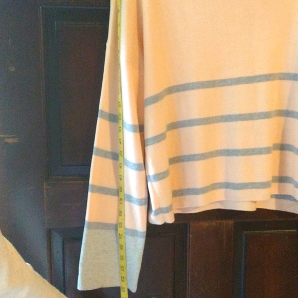 Poop new York oversized boxy sweater lg - Picture 4 of 6